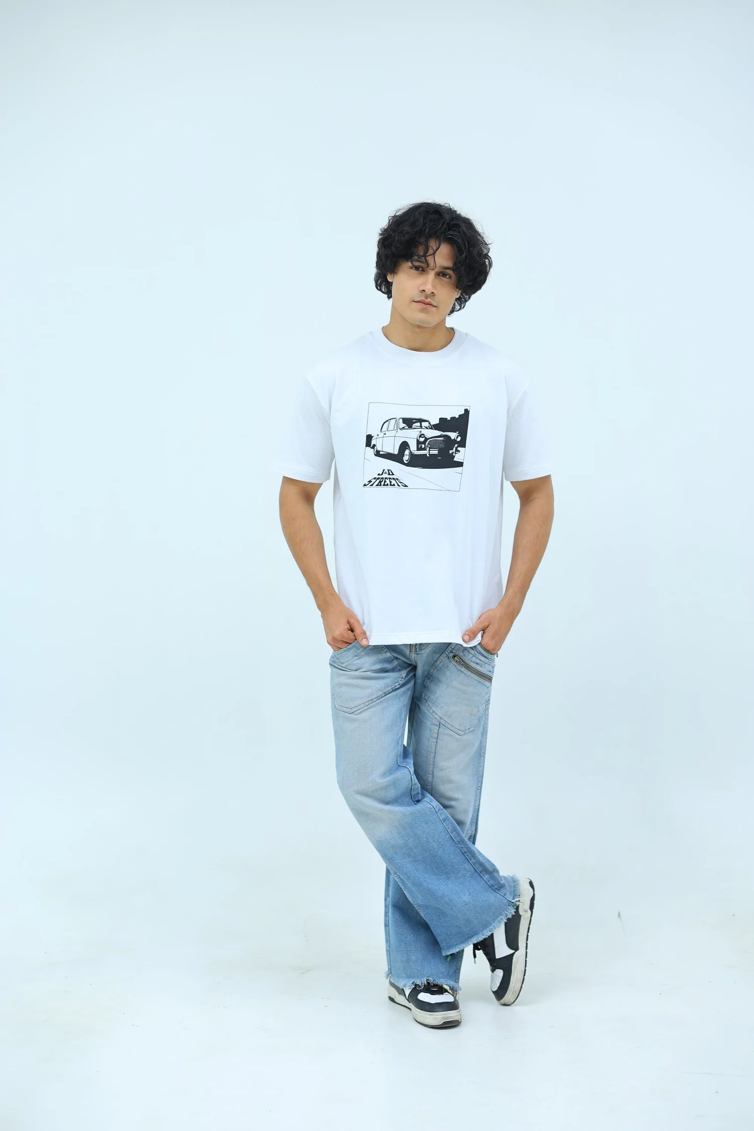 oversized fit printed t-shirt (white) 4