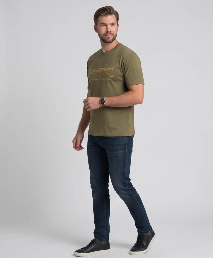 gravitees studios"atmavat sarvabhuteshu" sanskrit graphic t-shirt – olive green unisex oversized fit